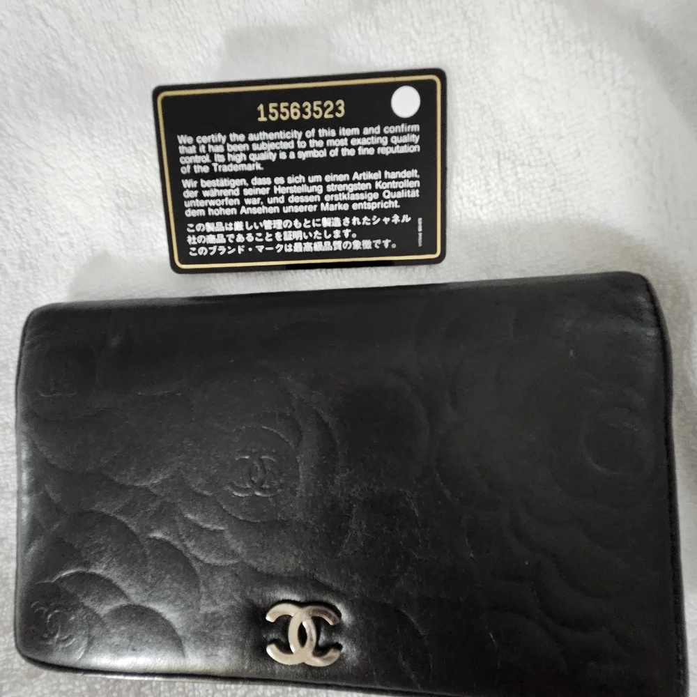 💕❣️Chanel Camellia Black Leather Wallet - Women - Great Condition🩷❤️